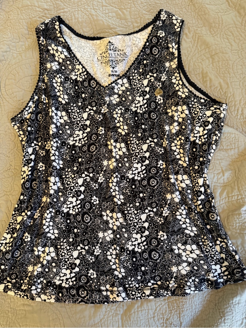 Avenue Cinch Black & White Floral V-Neck Tank